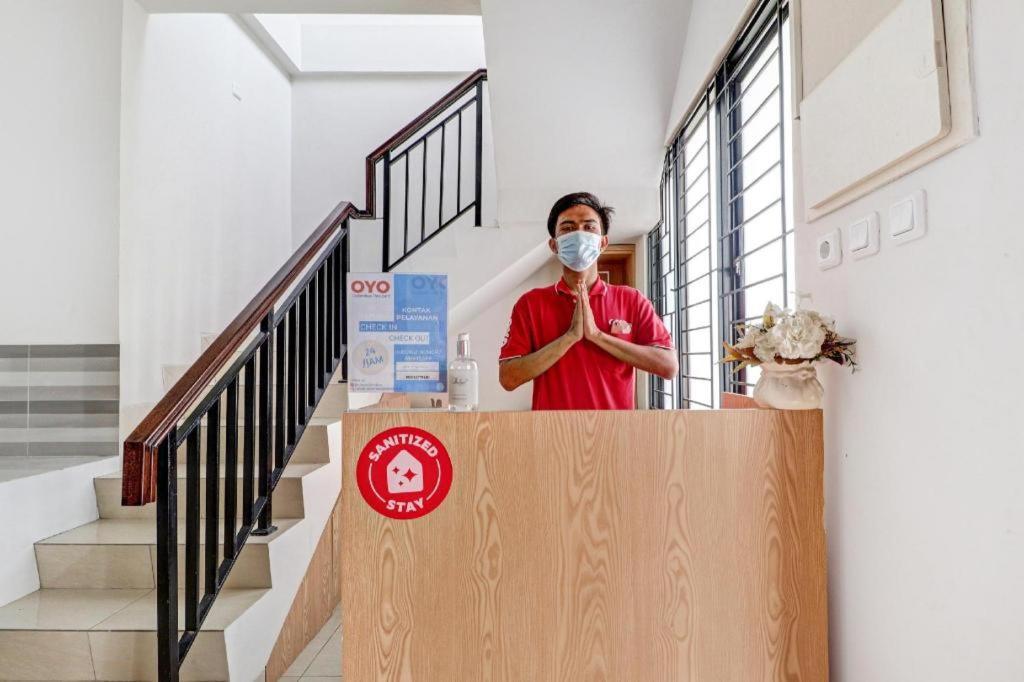 Oyo 90688 Marta Residence Karawang Dış mekan fotoğraf